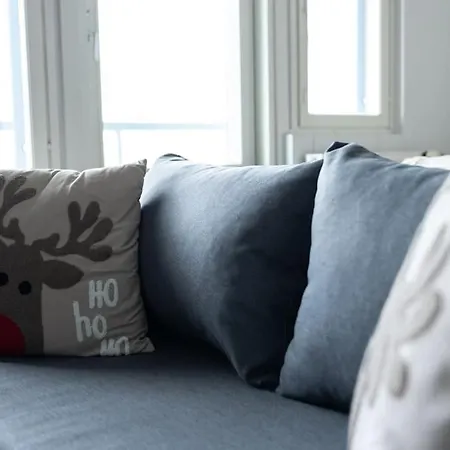 On Freedom Street By Booklapland 罗瓦涅米